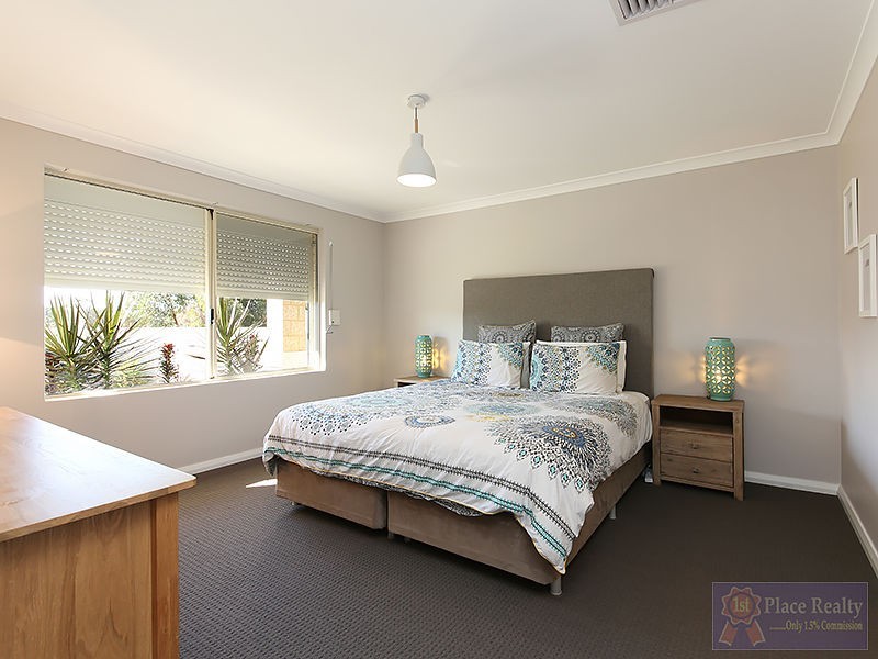 19 Warburton Trail, Lakelands WA 6180