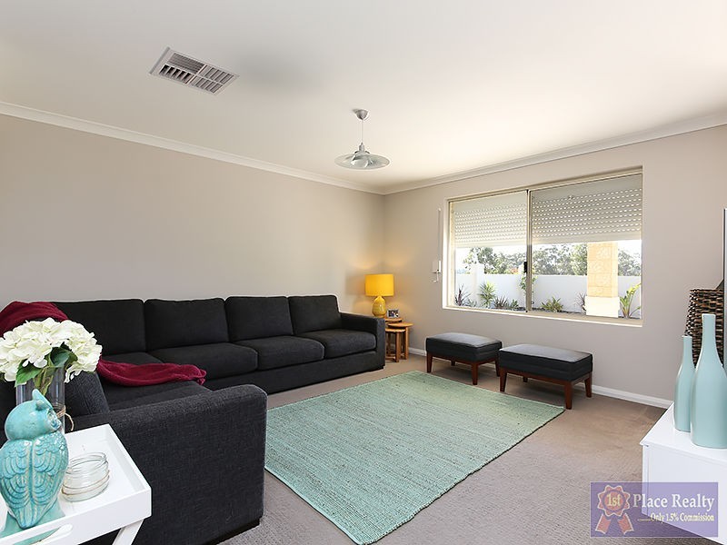 19 Warburton Trail, Lakelands WA 6180