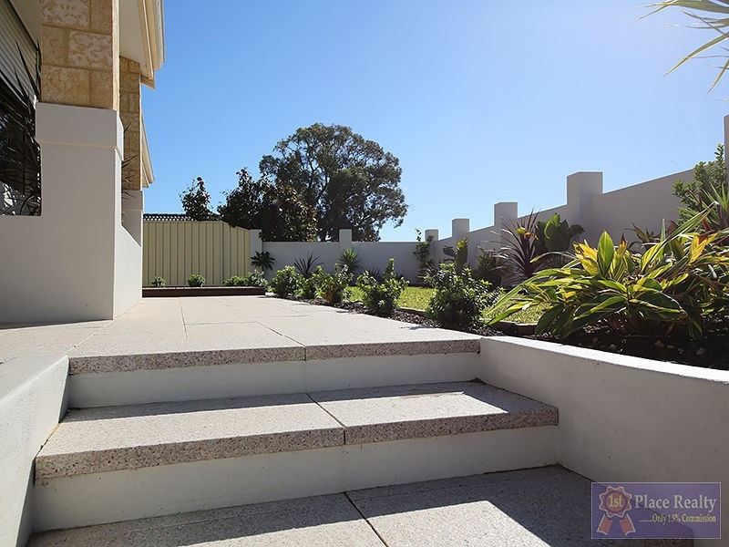 19 Warburton Trail, Lakelands WA 6180