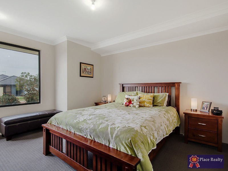38 Highcliffe Circle, Lakelands WA 6180