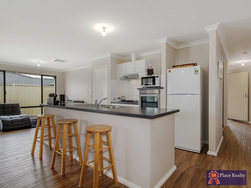 38 Highcliffe Circle, Lakelands WA 6180
