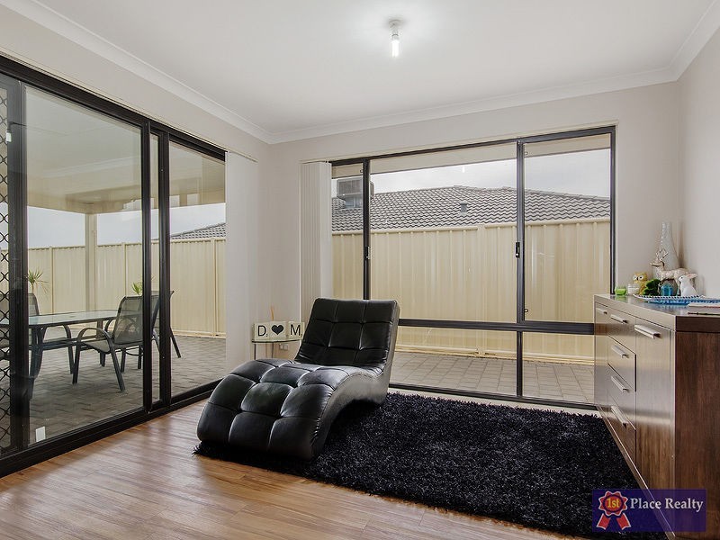 38 Highcliffe Circle, Lakelands WA 6180
