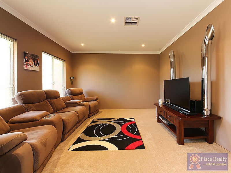 9 Tranquility Way, Halls Head WA 6210