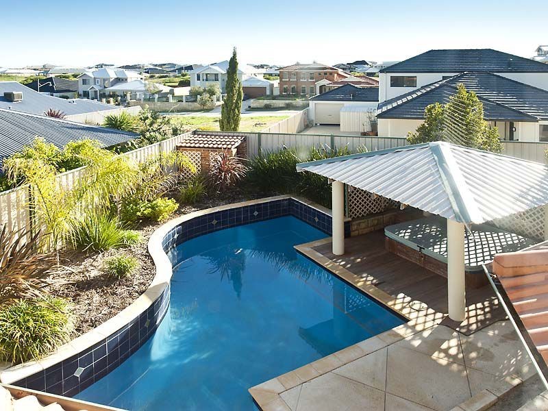 11 Drummonds Approach, Secret Harbour WA 6173