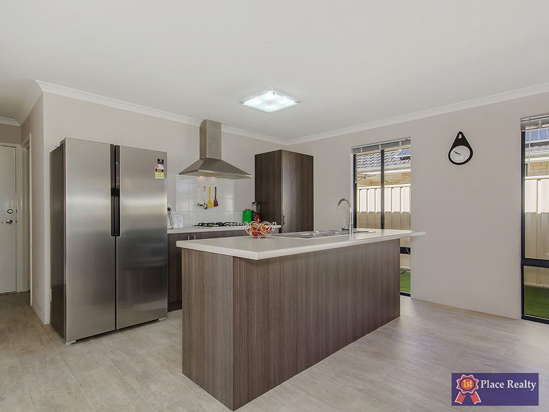 7 Glenbawn Vista, Lakelands WA 6180