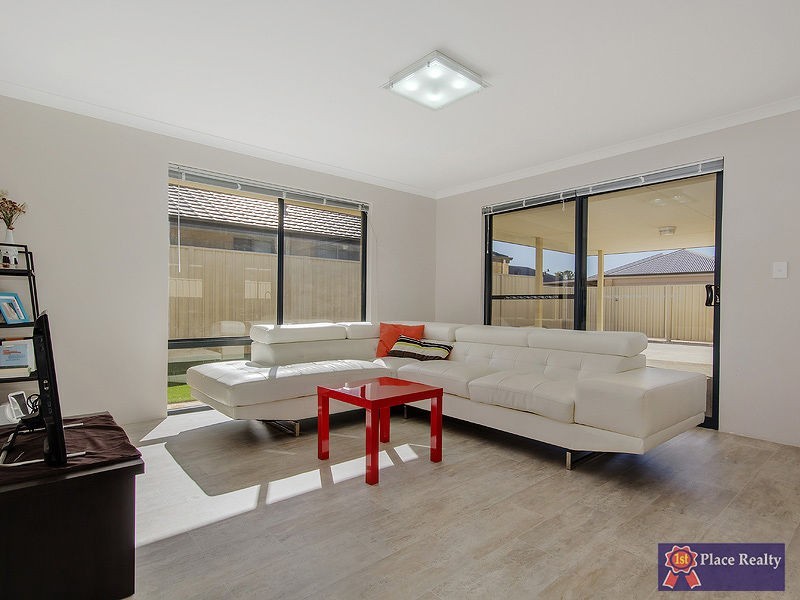 7 Glenbawn Vista, Lakelands WA 6180