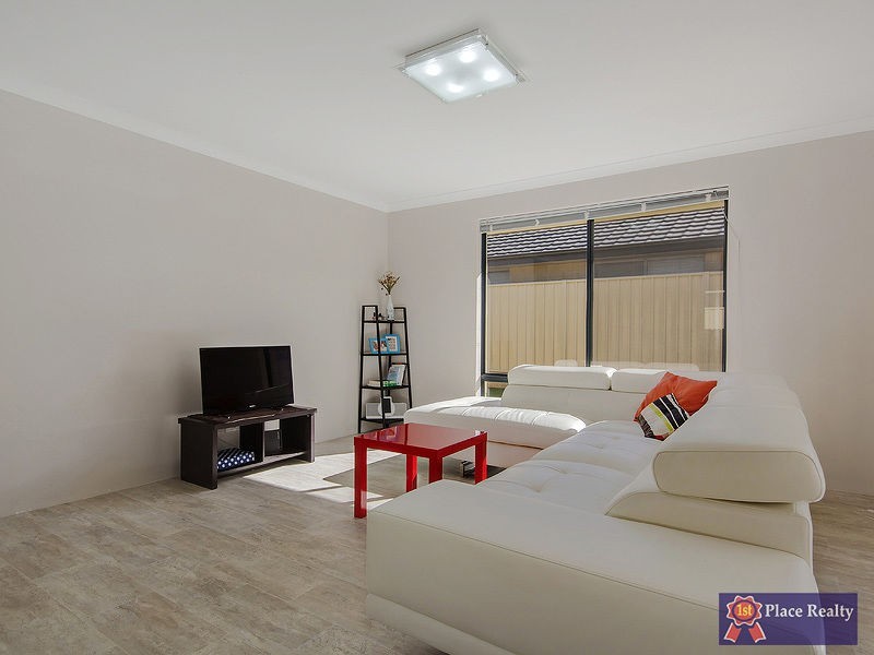 7 Glenbawn Vista, Lakelands WA 6180