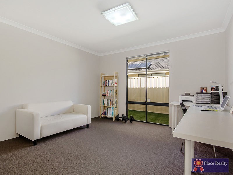 7 Glenbawn Vista, Lakelands WA 6180