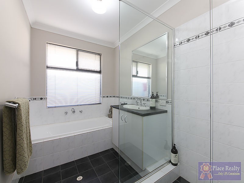 8 Murrin Loop, Lakelands WA 6180