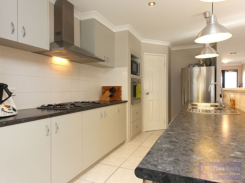 8 Murrin Loop, Lakelands WA 6180