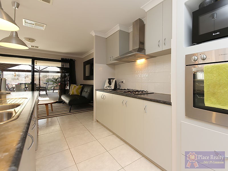 8 Murrin Loop, Lakelands WA 6180