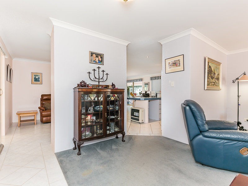 4 Gilling Place, Orelia WA 6167