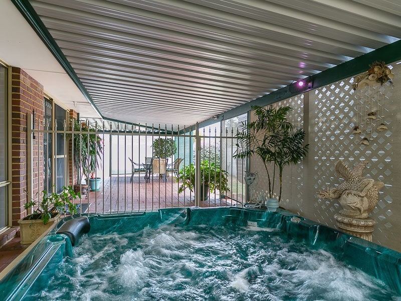 4 Gilling Place, Orelia WA 6167