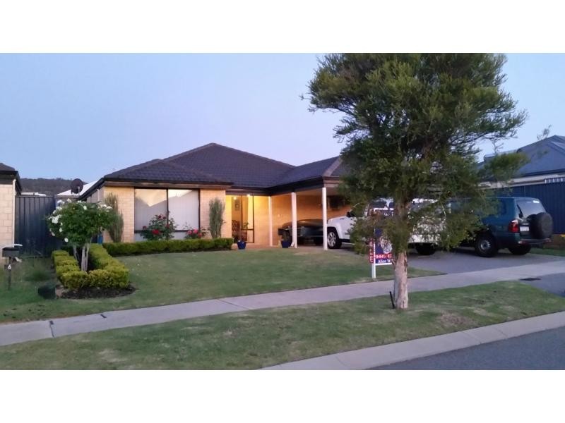 4 Peach Way, Byford WA 6122