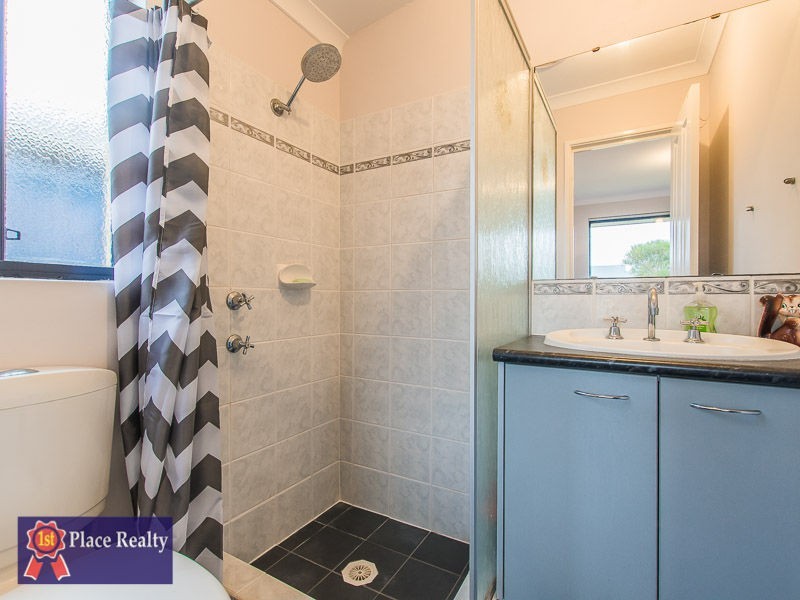 4 Peach Way, Byford WA 6122