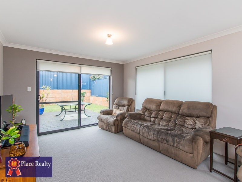 4 Peach Way, Byford WA 6122