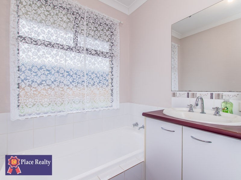 4 Peach Way, Byford WA 6122