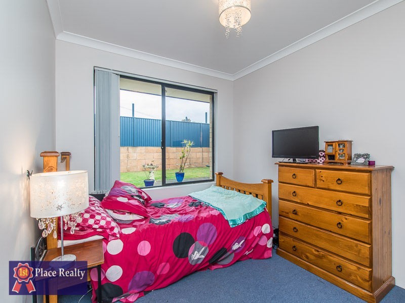 4 Peach Way, Byford WA 6122