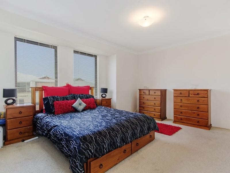6 Liddell Link, Lakelands WA 6180