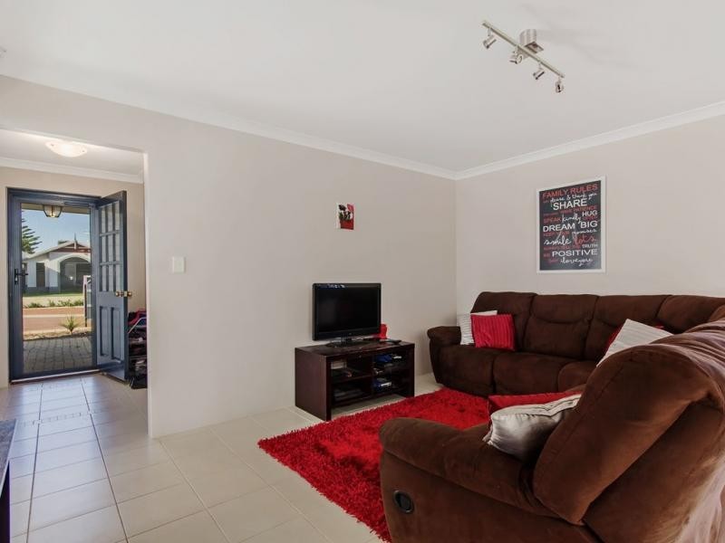 6 Liddell Link, Lakelands WA 6180
