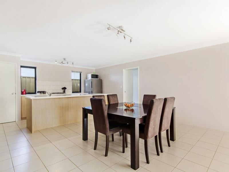 6 Liddell Link, Lakelands WA 6180