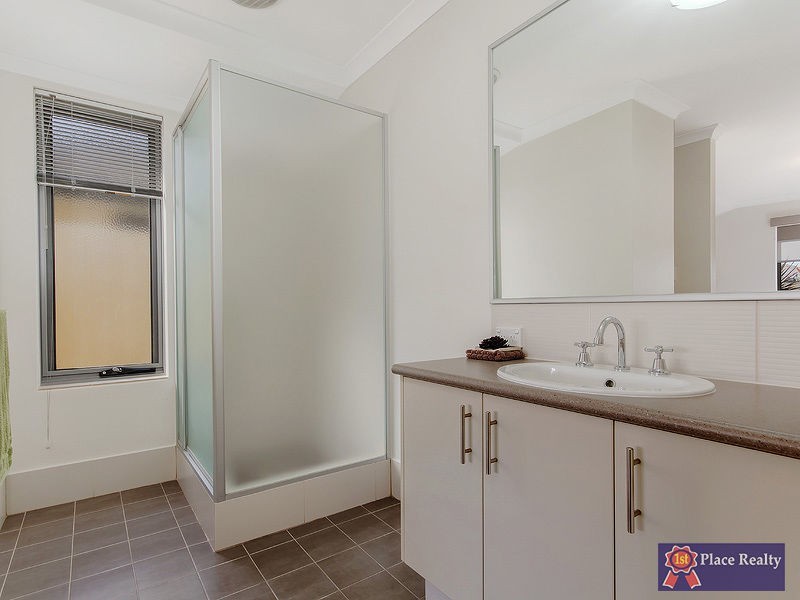 74 Highcliffe Circle, Lakelands WA 6180