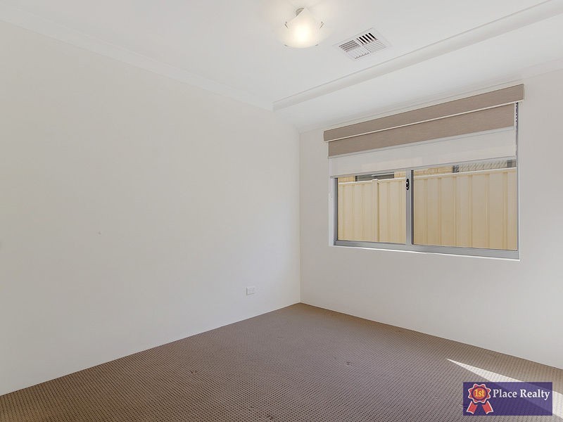 74 Highcliffe Circle, Lakelands WA 6180