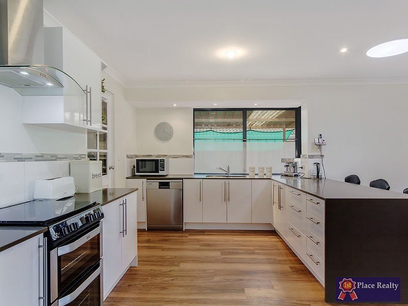 65 Chelmsford Avenue, Port Kennedy WA 6172