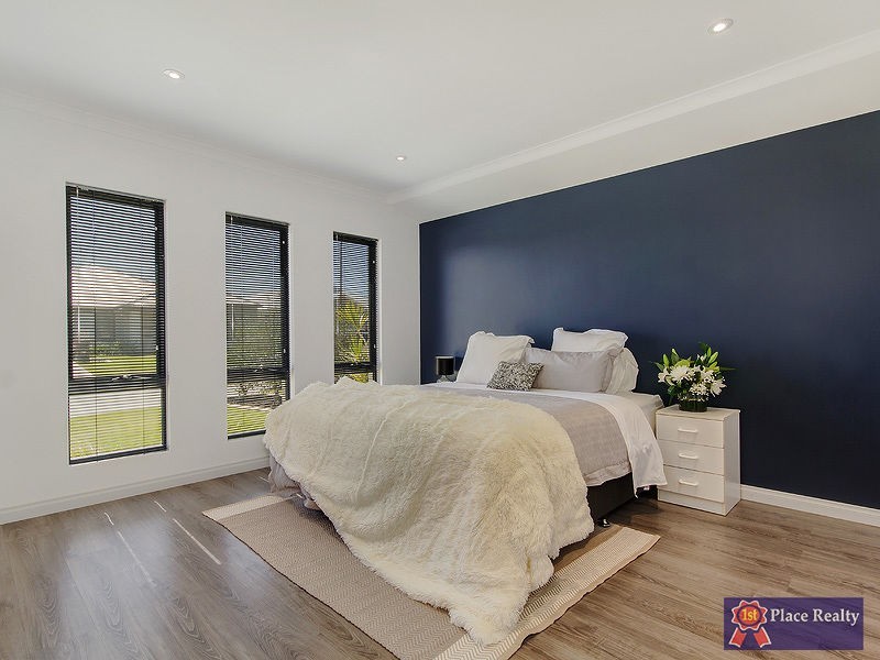 17 Scottsdale Turn, Meadow Springs WA 6210