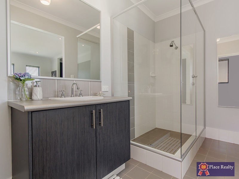 17 Scottsdale Turn, Meadow Springs WA 6210