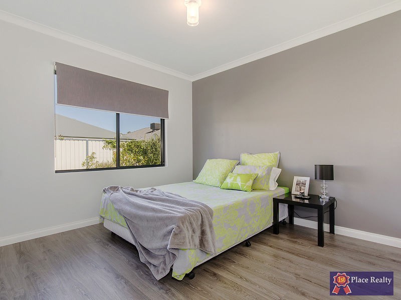 17 Scottsdale Turn, Meadow Springs WA 6210