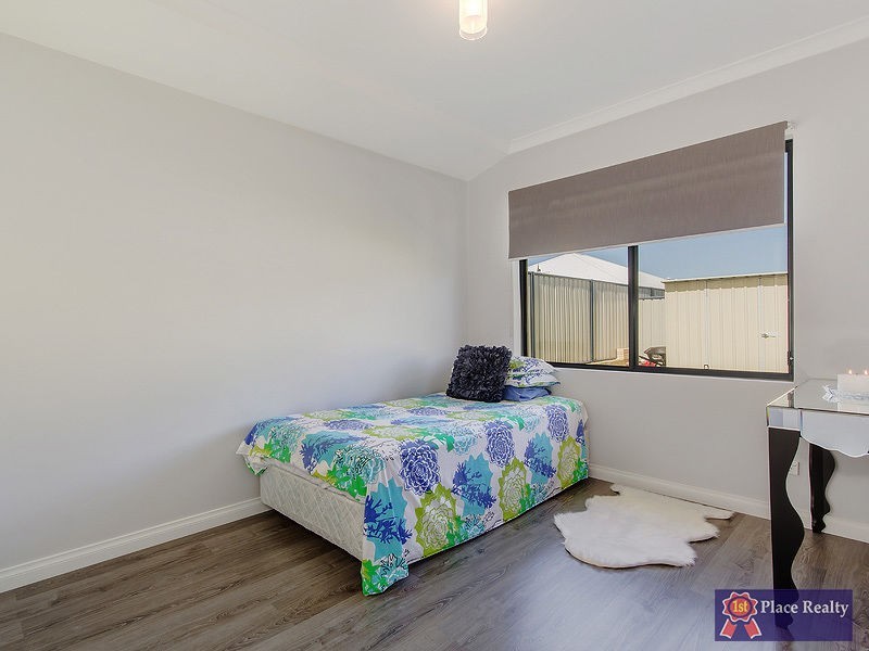 17 Scottsdale Turn, Meadow Springs WA 6210