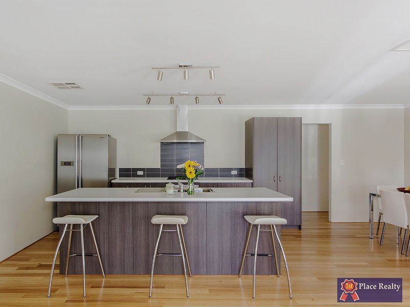 33 Cimarron Edge, Meadow Springs WA 6210