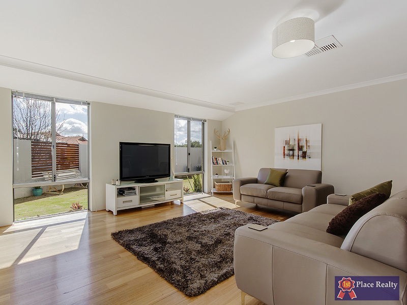 33 Cimarron Edge, Meadow Springs WA 6210