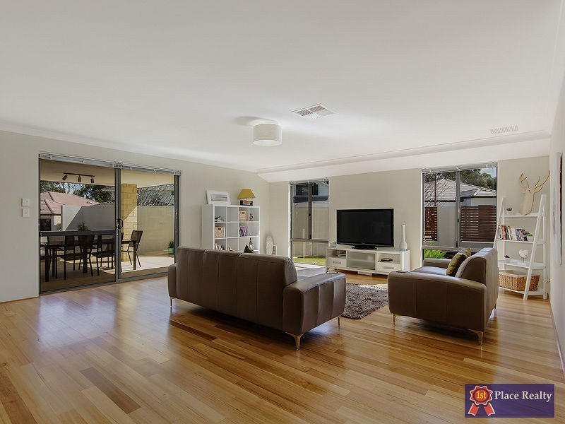 33 Cimarron Edge, Meadow Springs WA 6210