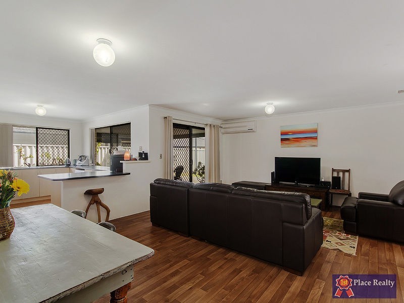 26 Coffs Bend, Secret Harbour WA 6173