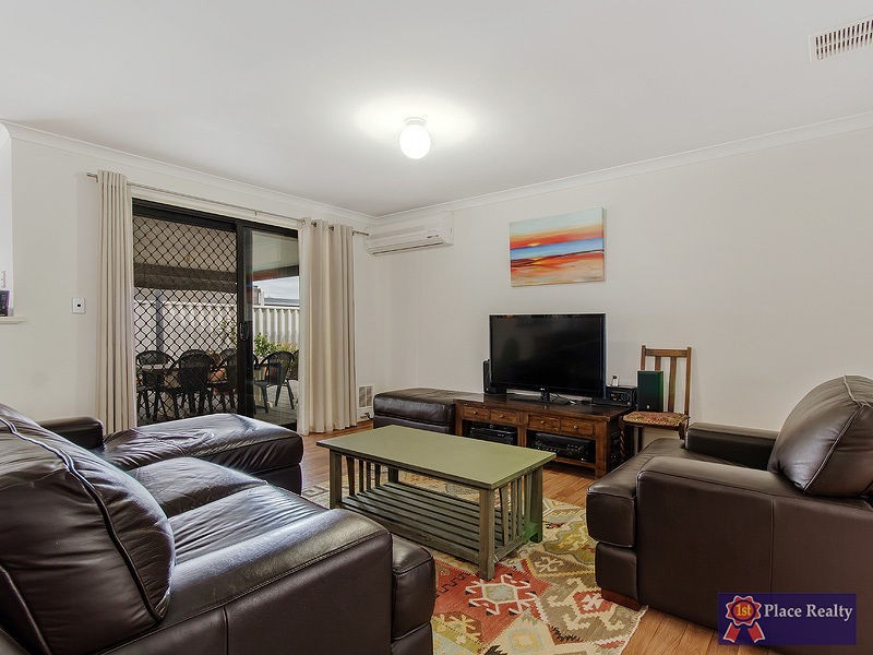 26 Coffs Bend, Secret Harbour WA 6173