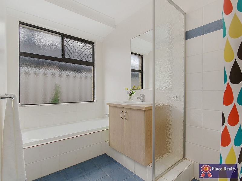 26 Coffs Bend, Secret Harbour WA 6173