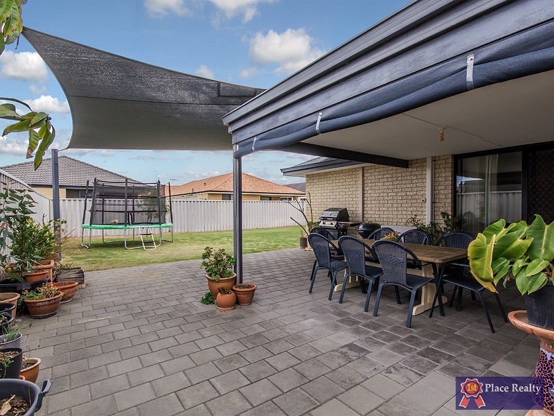 26 Coffs Bend, Secret Harbour WA 6173