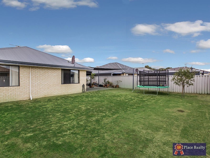 26 Coffs Bend, Secret Harbour WA 6173