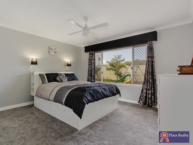 10 Taranto Walk, Secret Harbour WA 6173