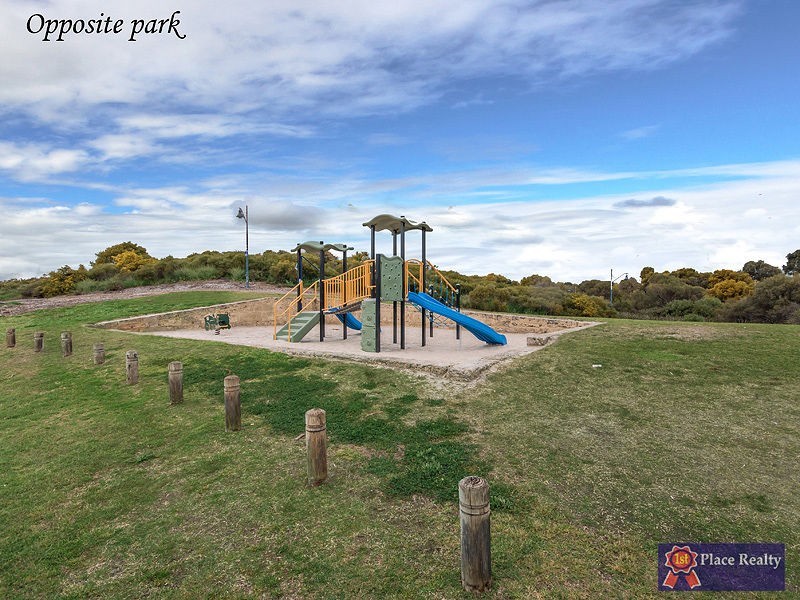 10 Taranto Walk, Secret Harbour WA 6173