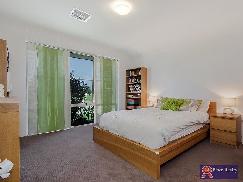 16 D’Arcole Turn, Secret Harbour WA 6173