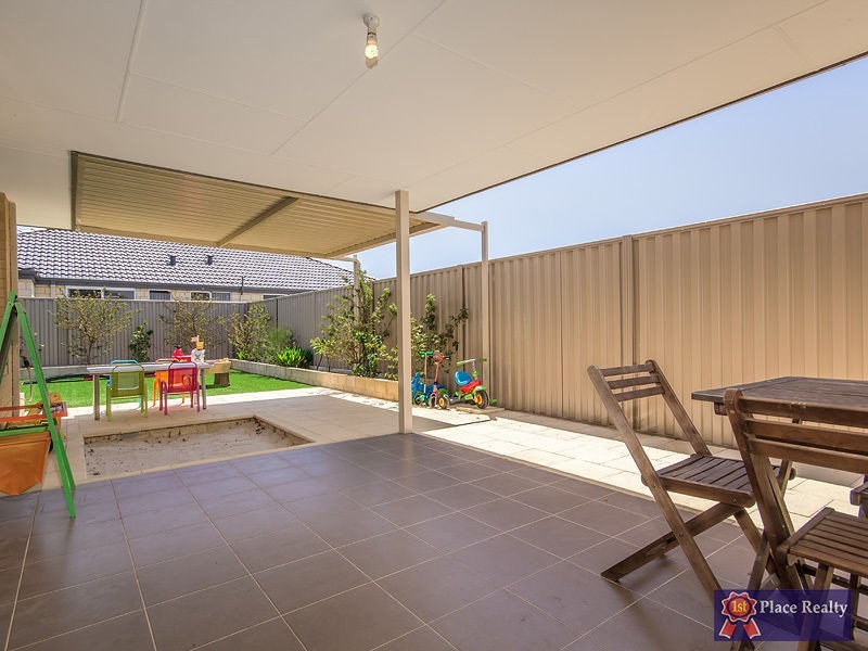 16 D’Arcole Turn, Secret Harbour WA 6173