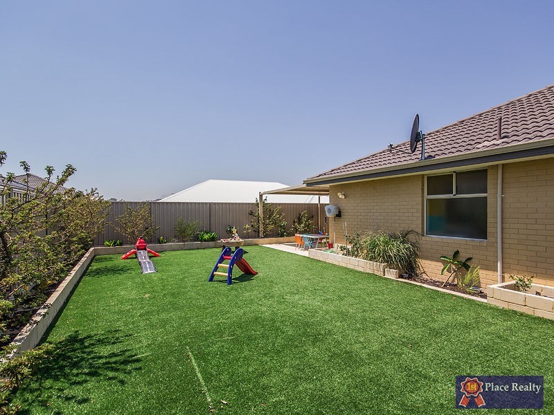 16 D’Arcole Turn, Secret Harbour WA 6173