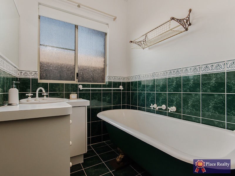 5 Kingsbridge Road, Warnbro WA 6169