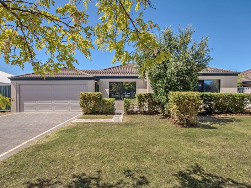 9 Zaragoza Drive, Port Kennedy WA 6172