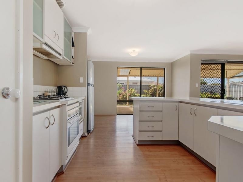 9 Zaragoza Drive, Port Kennedy WA 6172