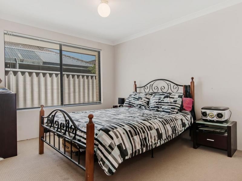 9 Zaragoza Drive, Port Kennedy WA 6172