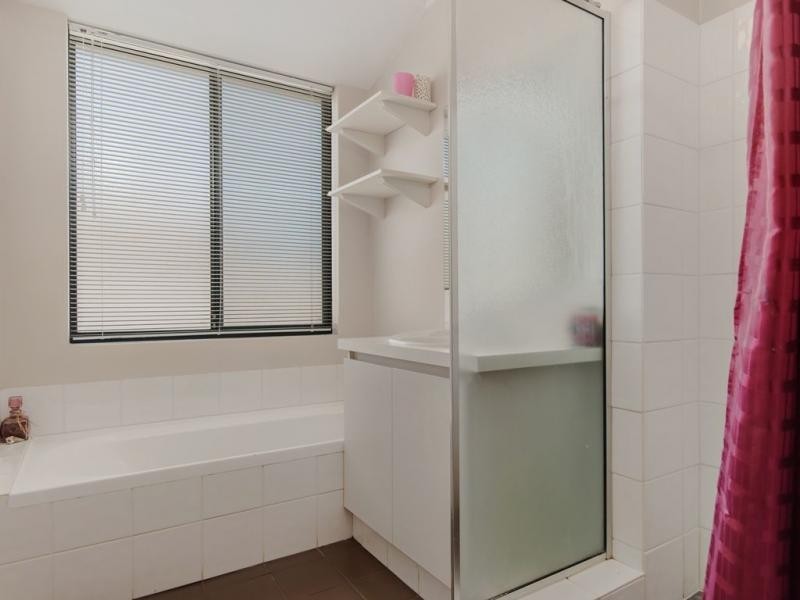 9 Zaragoza Drive, Port Kennedy WA 6172